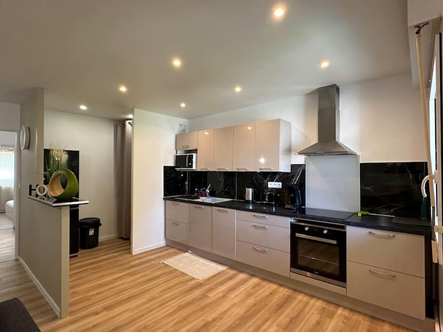 L Appartement Des Parcs Nantais Saint-Herblain Exterior foto